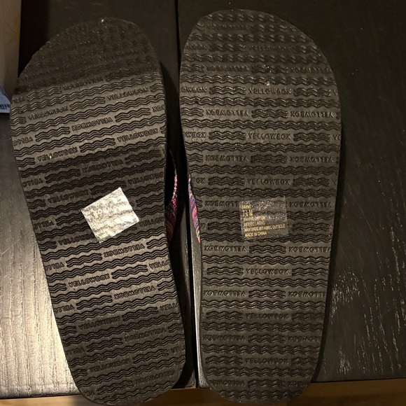 Yellow Box Multicolor Flip Flops - Picture 3 of 6